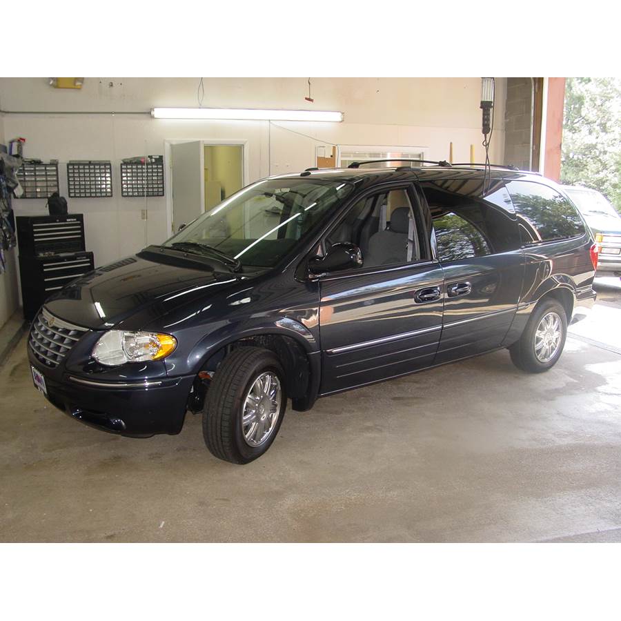 2005 Chrysler Town and Country Exterior