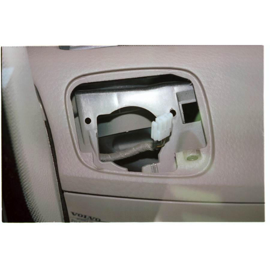 2000 Volvo S70 Dash speaker removed