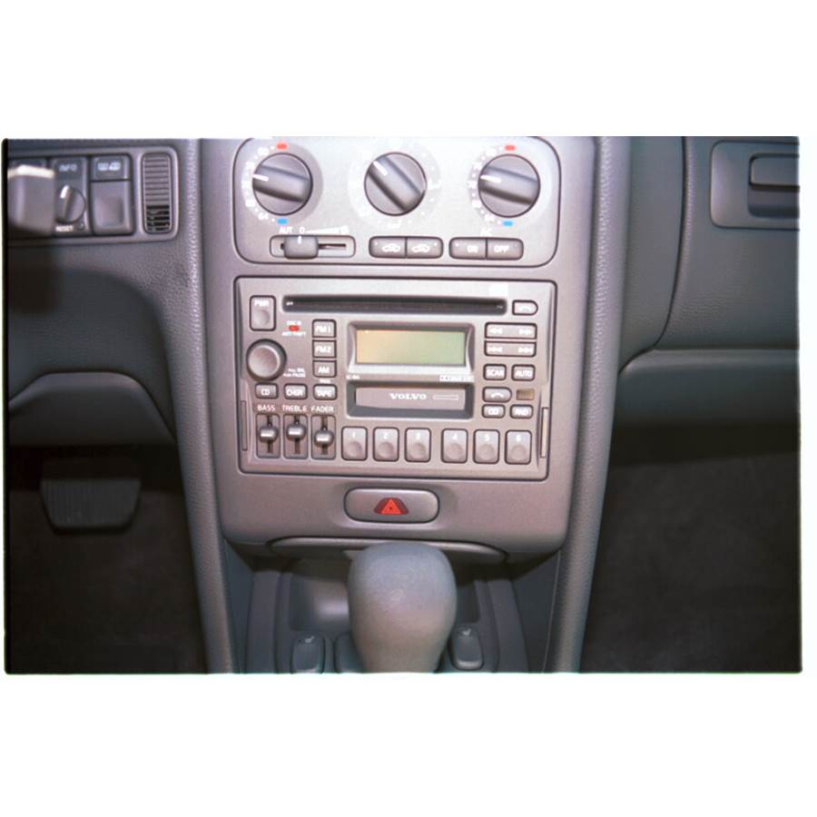 2000 Volvo V70 Factory Radio