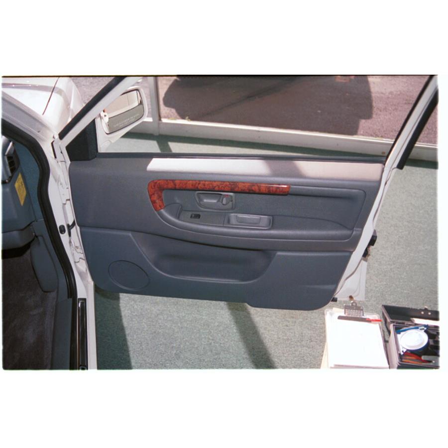 1998 Volvo S90 Front door speaker location