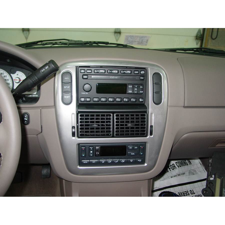 2003 Mercury Mountaineer Factory Radio