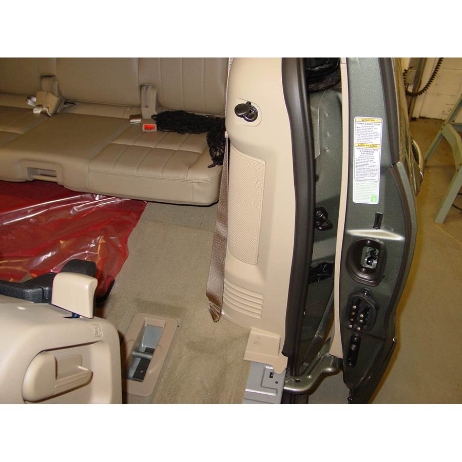2004 Mercury Monterey Rear side panel speaker location