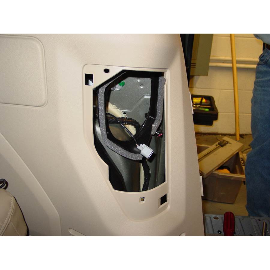 2005 Mercury Monterey Rear side panel speaker removed