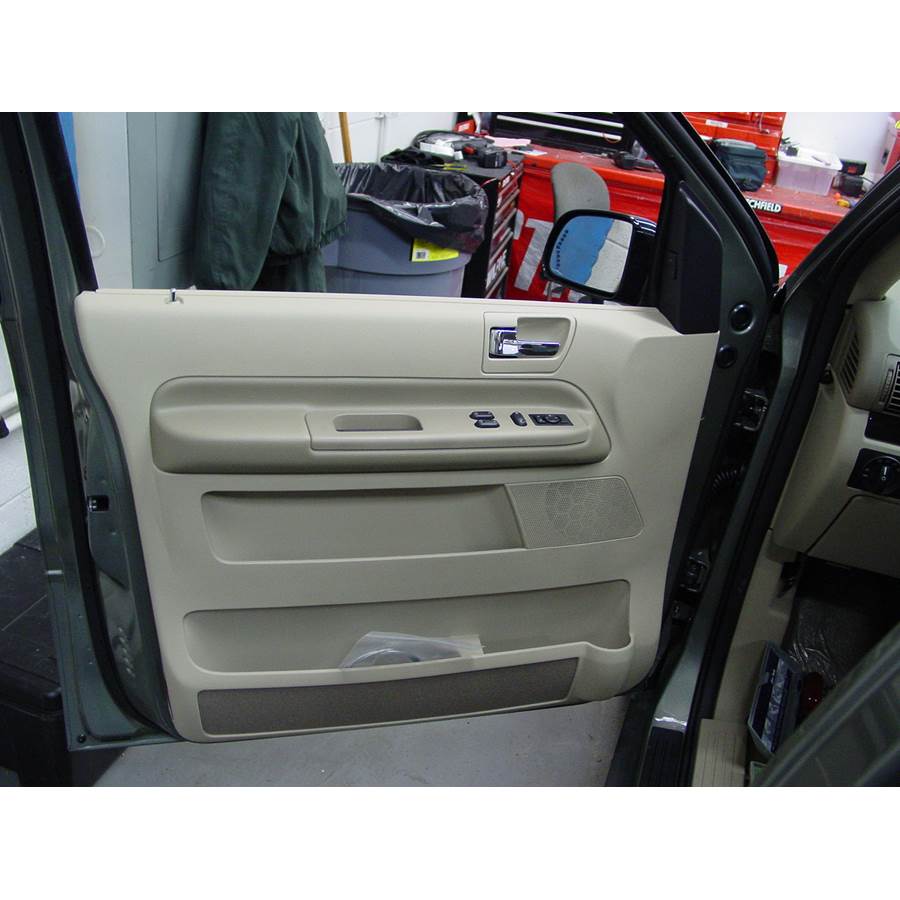 2007 Mercury Monterey Front door speaker location