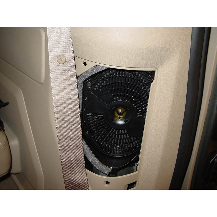 2007 Mercury Monterey Rear side panel speaker