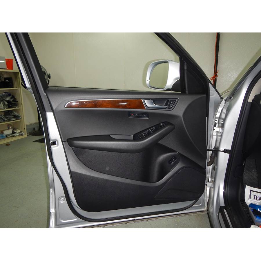 2010 Audi Q5 Front door speaker location
