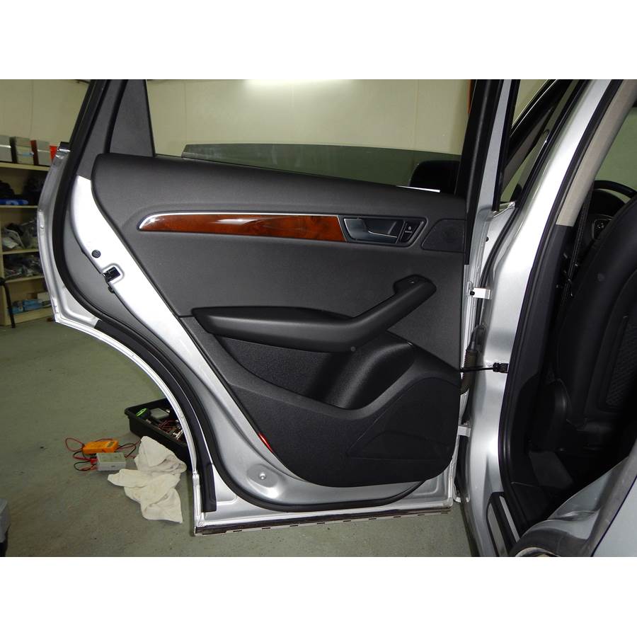 2010 Audi Q5 Rear door speaker location