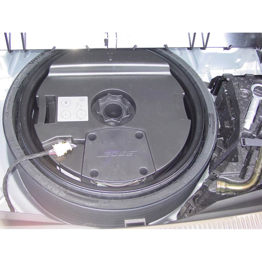 2010 Audi Q7 Under cargo floor speaker location