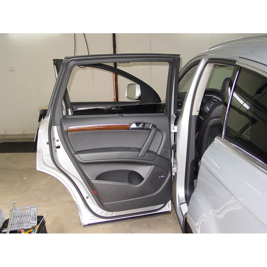 2012 Audi Q7 Rear door speaker location