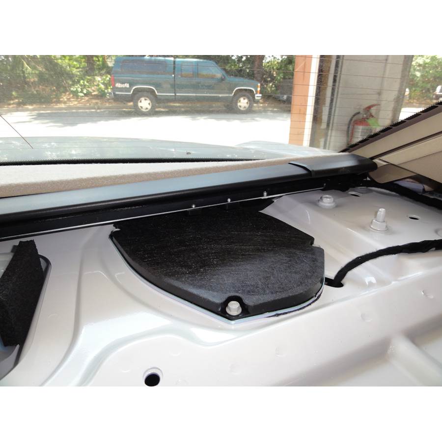 2011 Chrysler 300 Rear deck speaker location