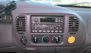 1999 Ford F-150 Factory Radio