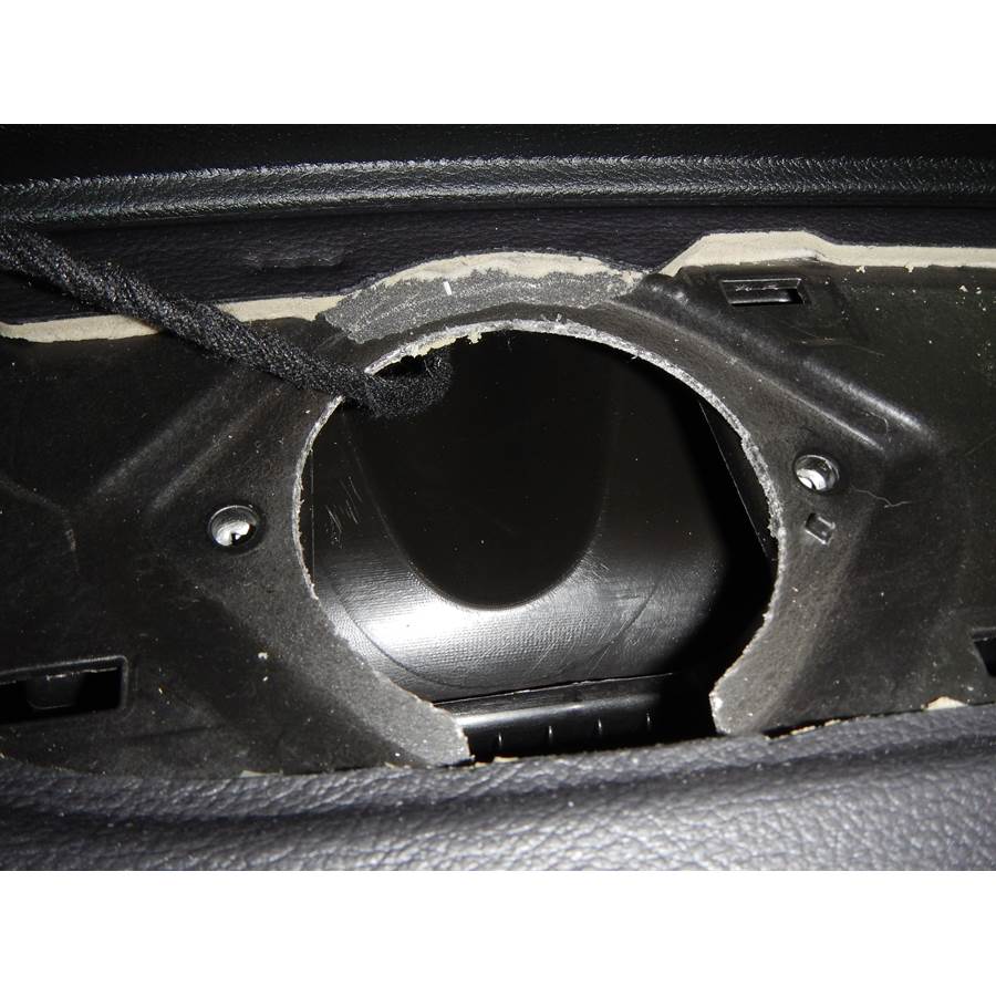 2017 Chrysler 200 Center dash speaker removed