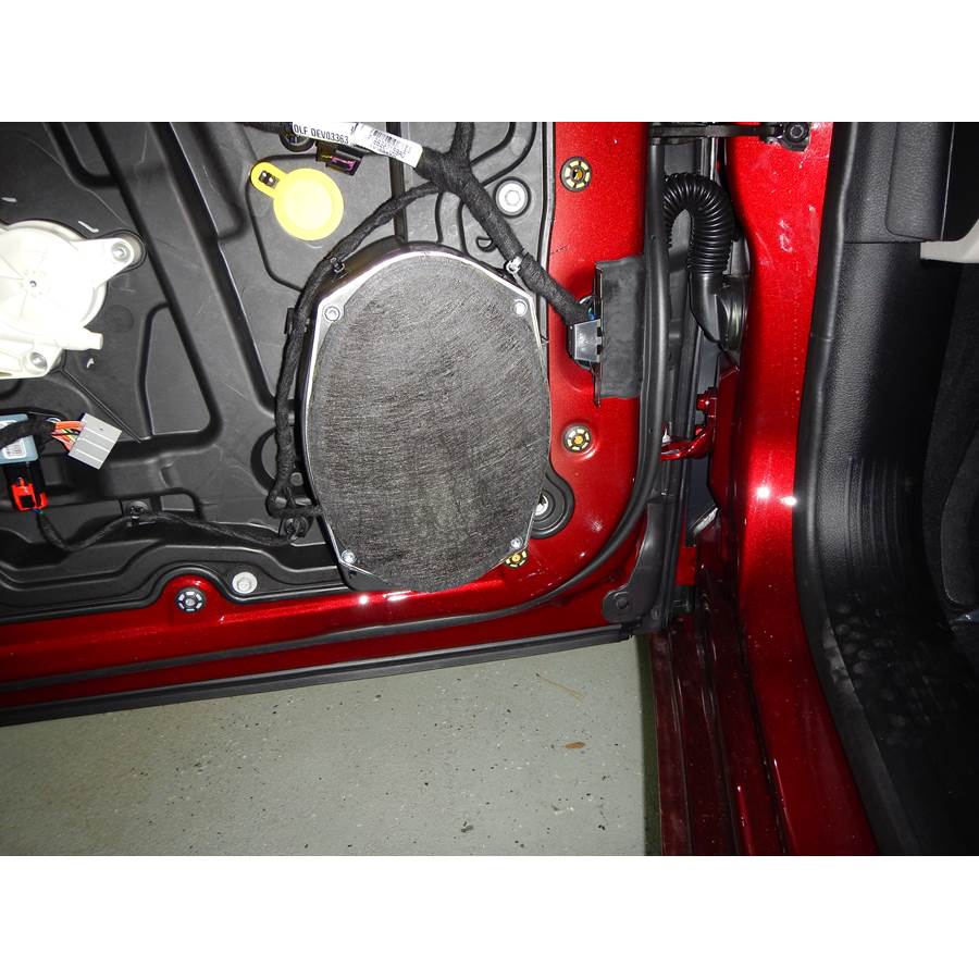 2015 Chrysler 200 Front door speaker