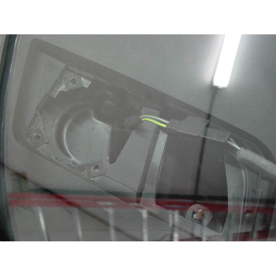 2006 Audi A4 Dash speaker removed