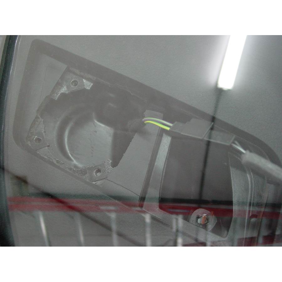 2007 Audi A4 Dash speaker removed