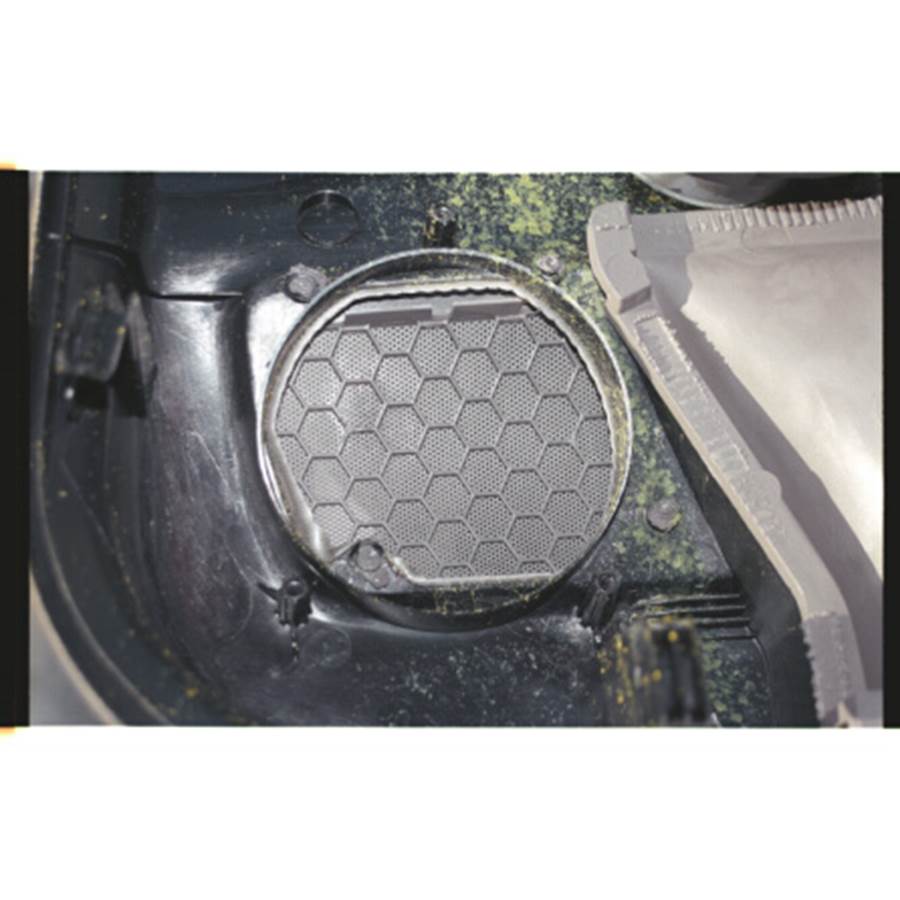 2000 Audi A4 Front door woofer removed