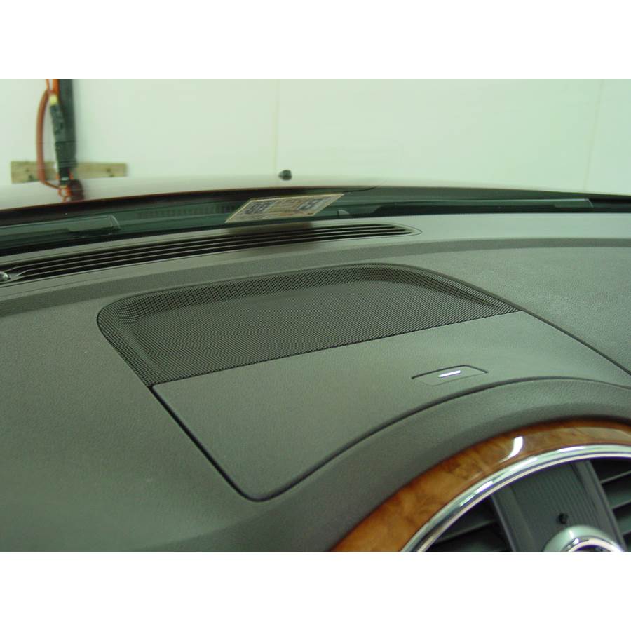 2011 Buick Enclave Center dash speaker location