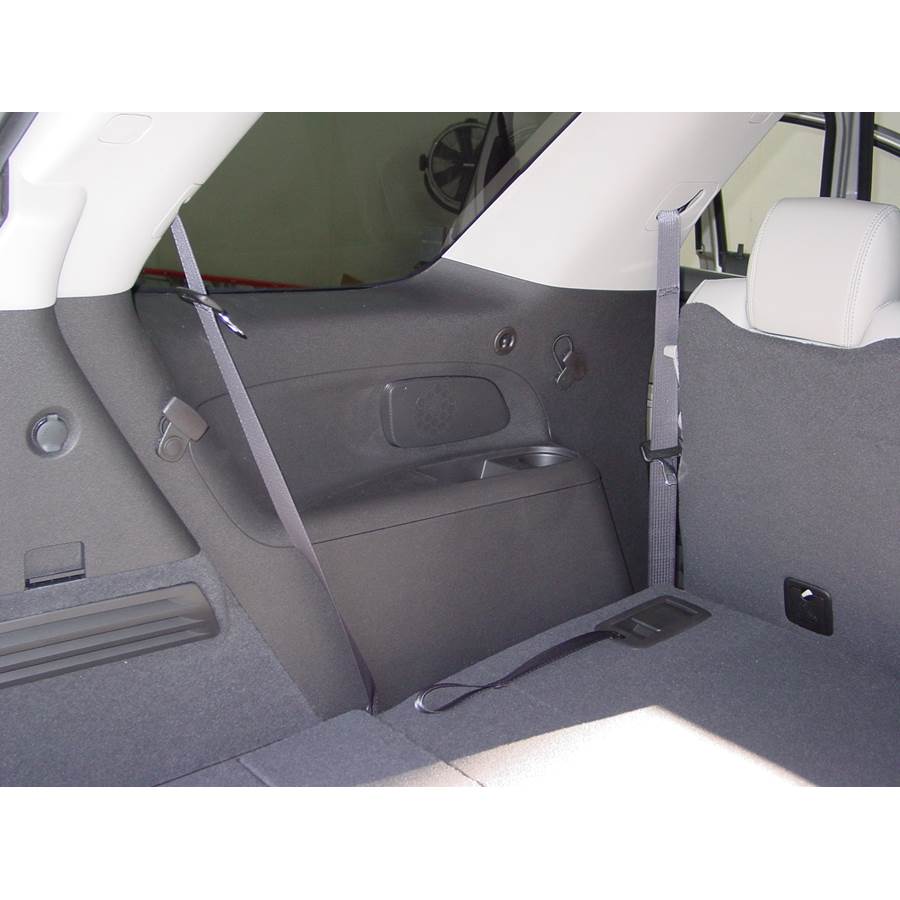 2010 Buick Enclave Mid-rear speaker location