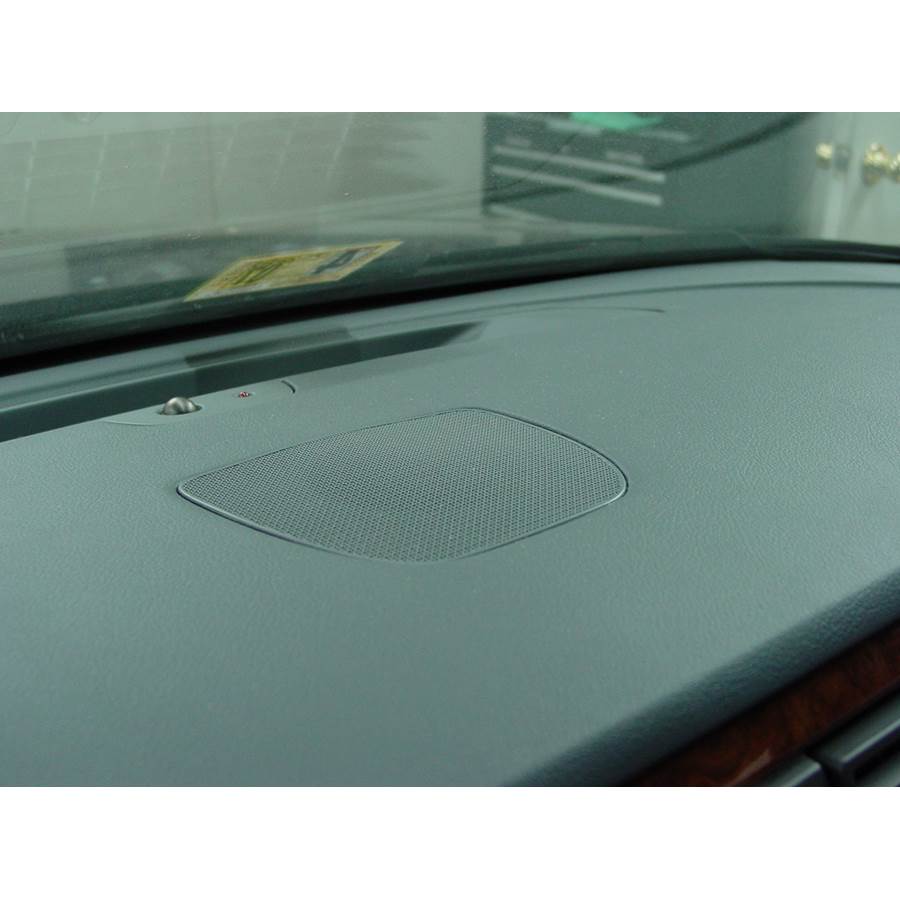 2005 Buick Allure Center dash speaker location
