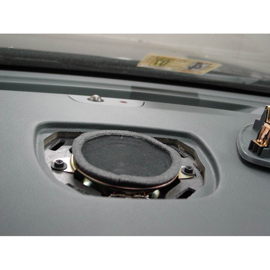 2005 Buick Allure Center dash speaker