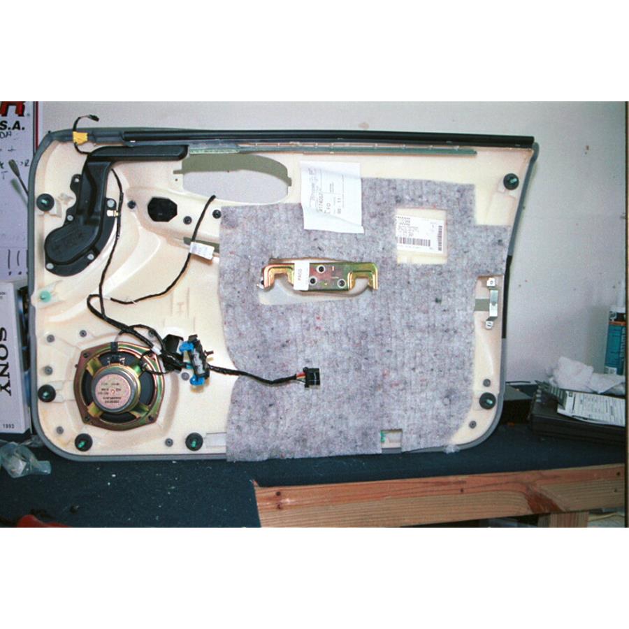 2003 Buick LeSabre Front door woofer
