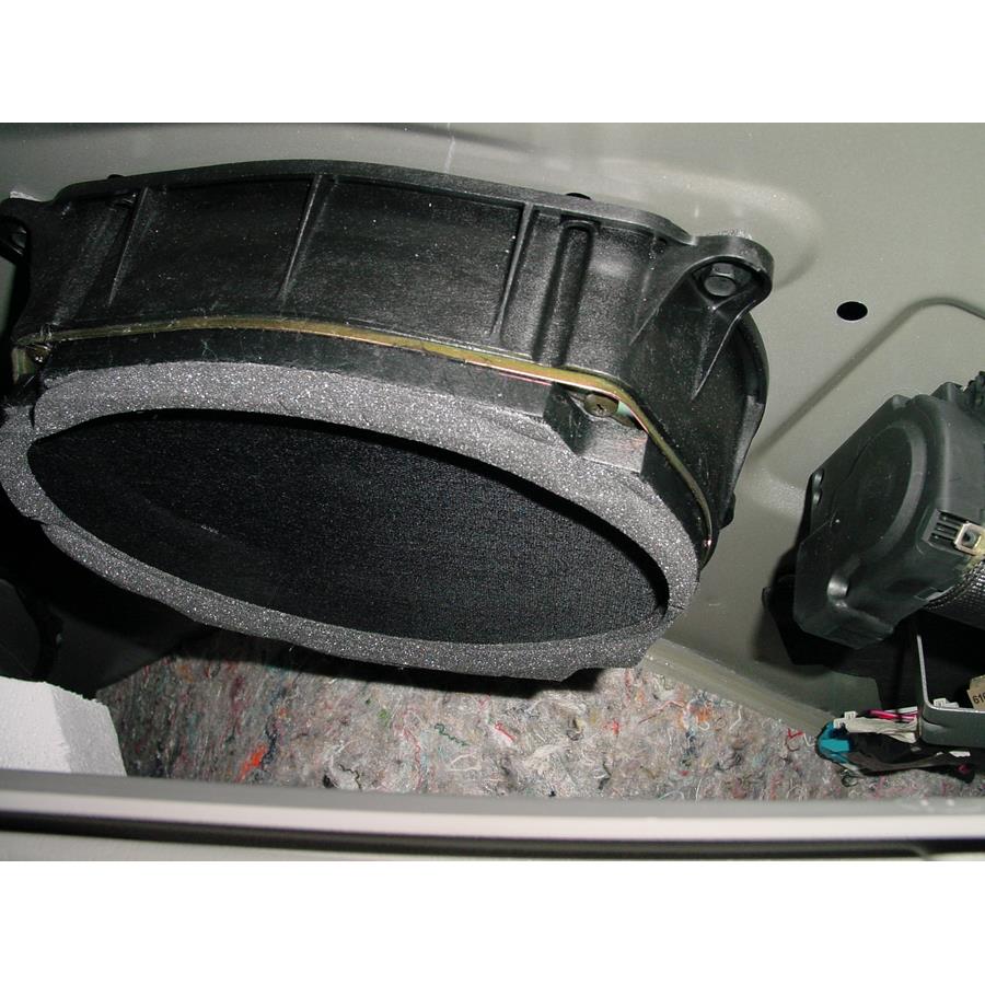 2007 Buick Rendezvous Mid-rear speaker
