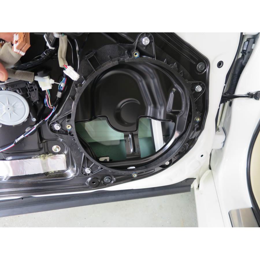2010 Infiniti G37 Front door woofer removed