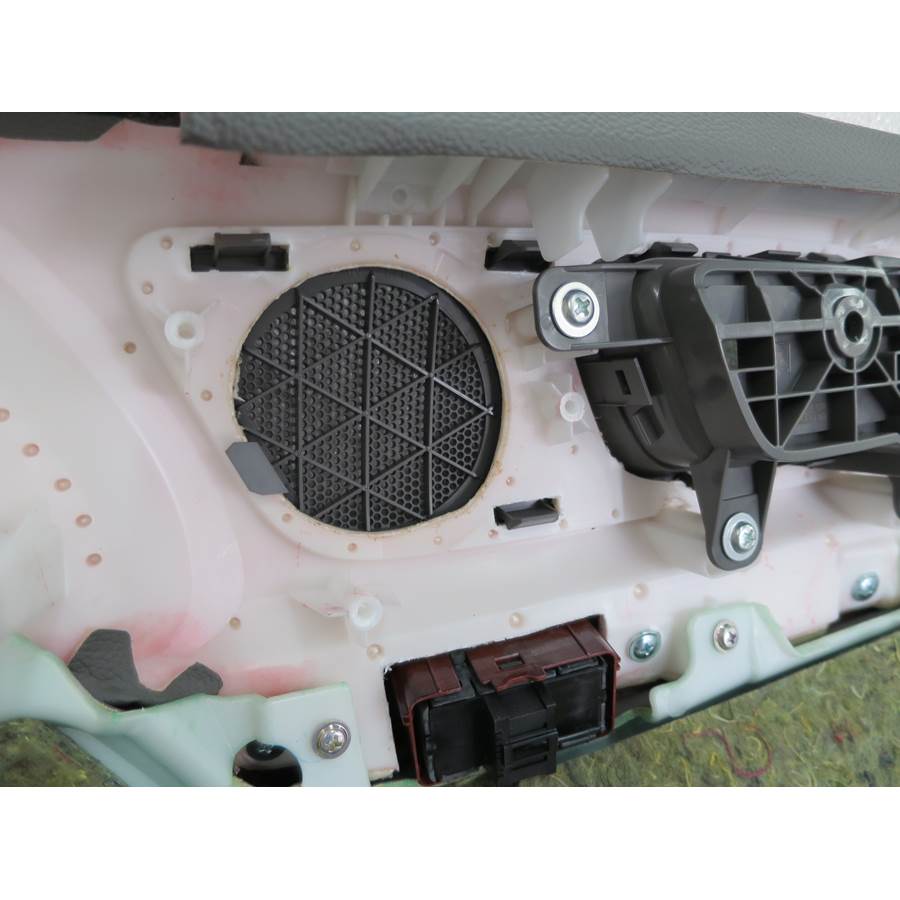 2011 Infiniti G37 Front door midrange removed
