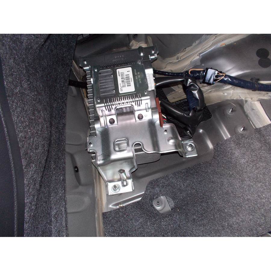 2009 Infiniti G37 Factory amplifier