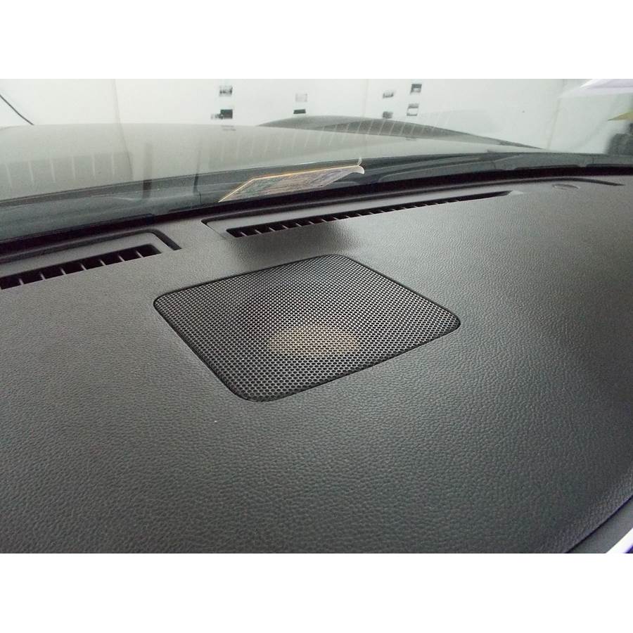 2010 Infiniti G37 Center dash speaker location