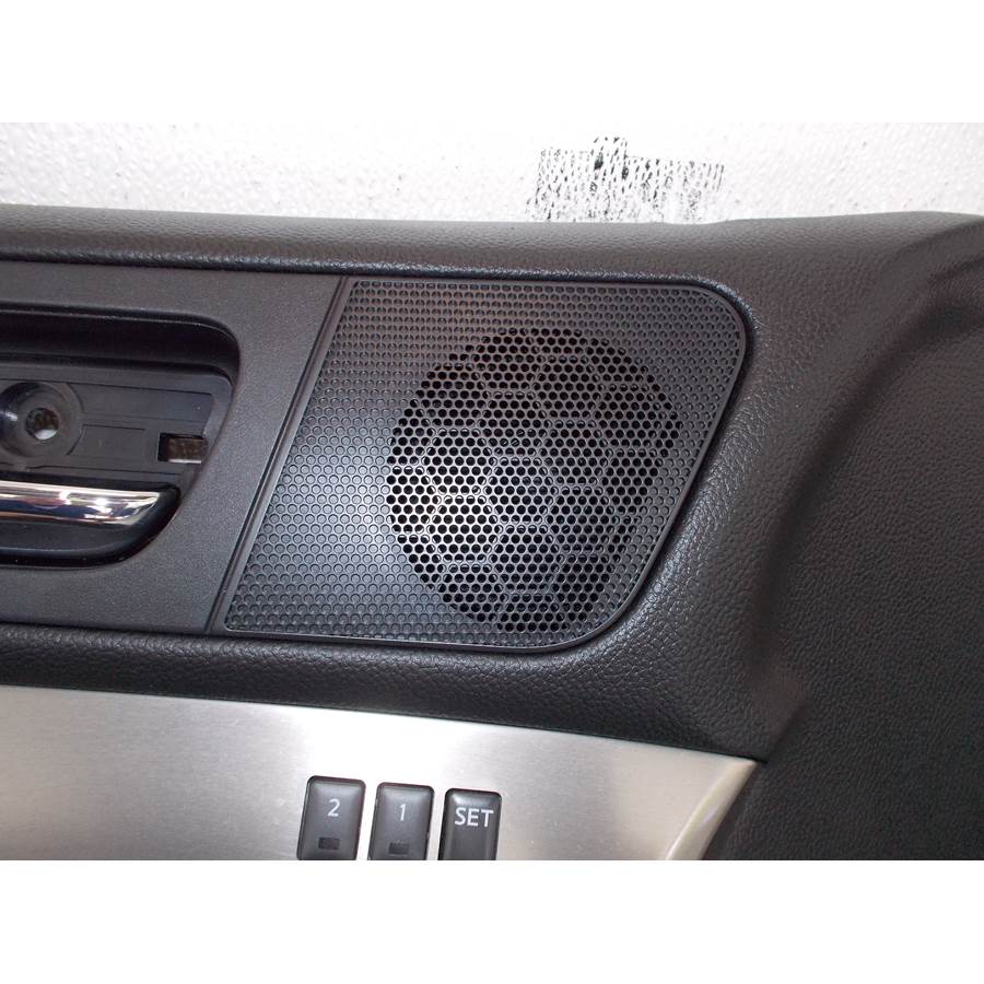 2008 Infiniti G37 Front door midrange location