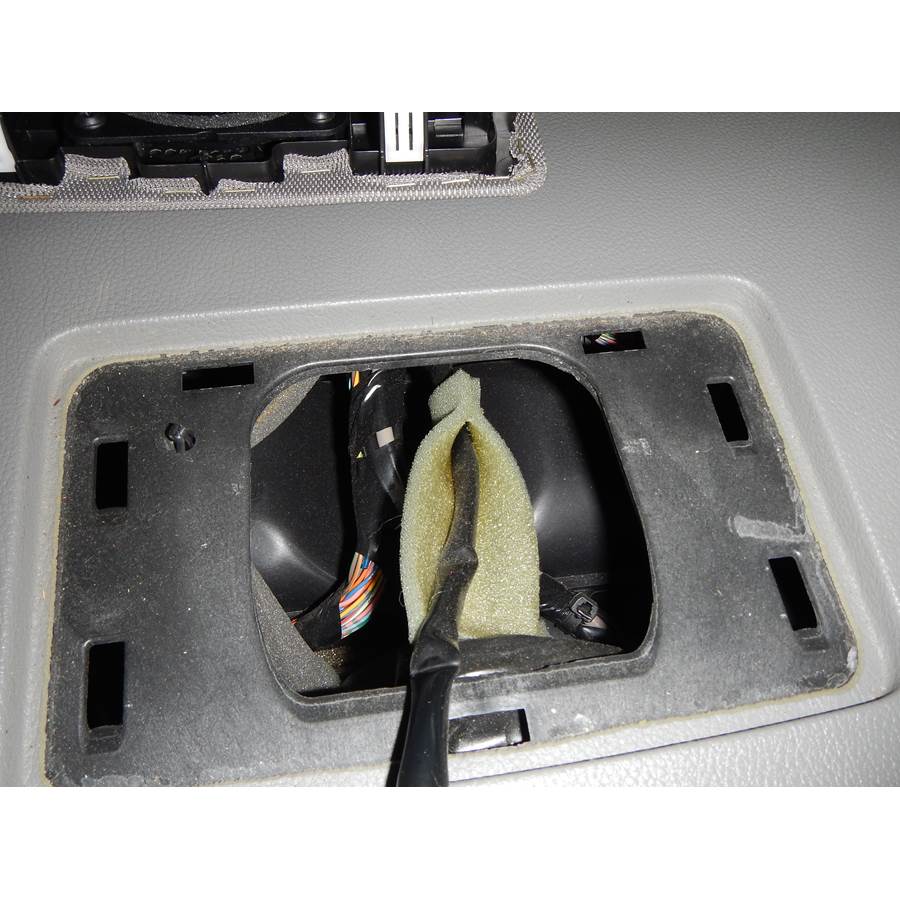 2008 Infiniti QX56 Center dash speaker removed