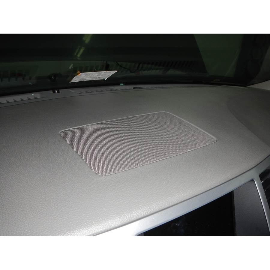 2009 Infiniti QX56 Center dash speaker location