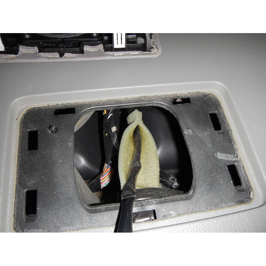 2010 Infiniti QX56 Center dash speaker removed