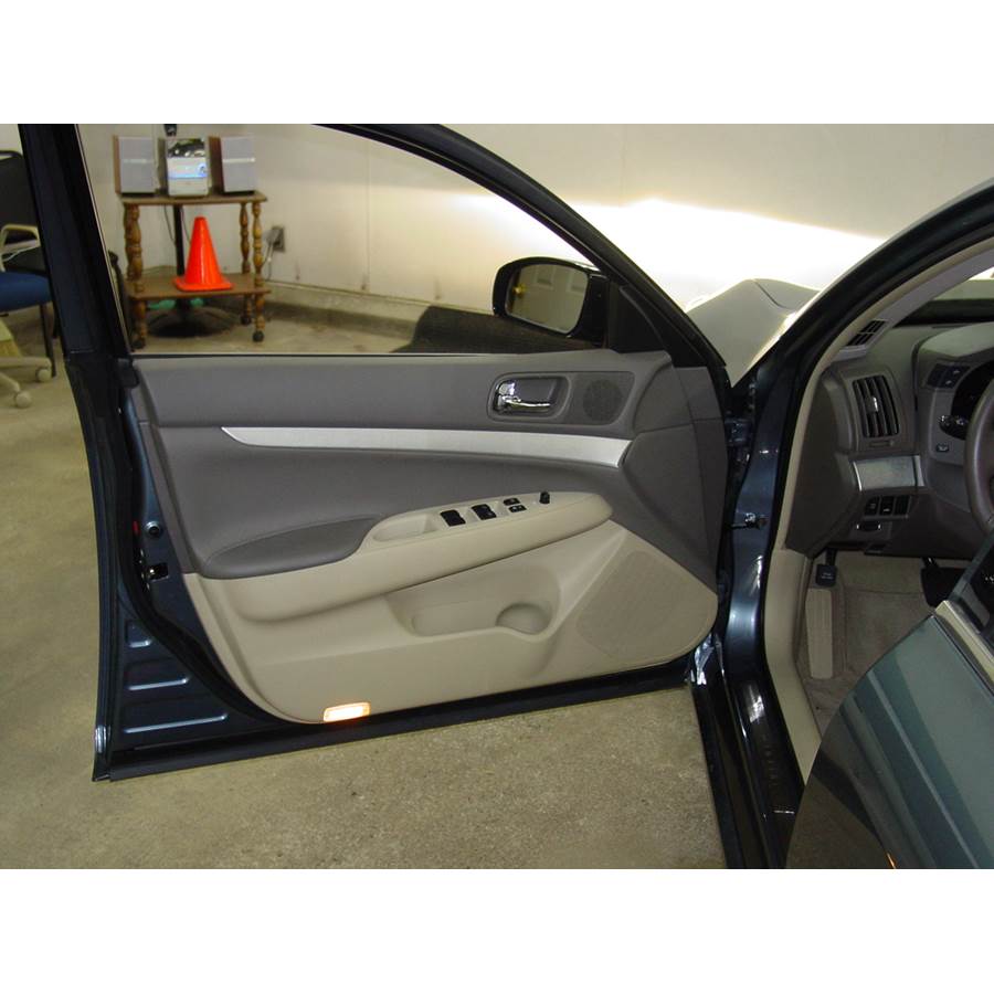 2008 Infiniti G35 Front door speaker location