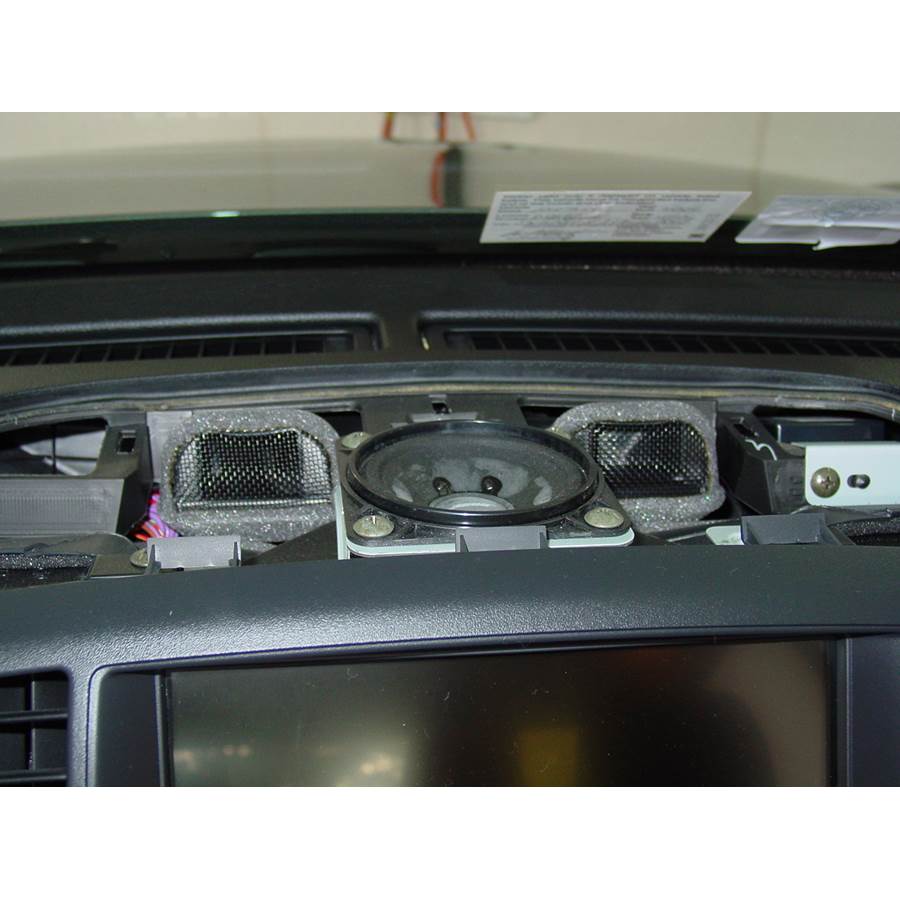 2006 Infiniti M45 Center dash speaker