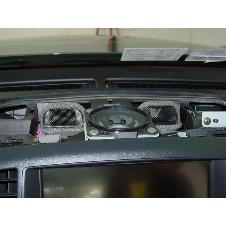 2007 Infiniti M45 Center dash speaker