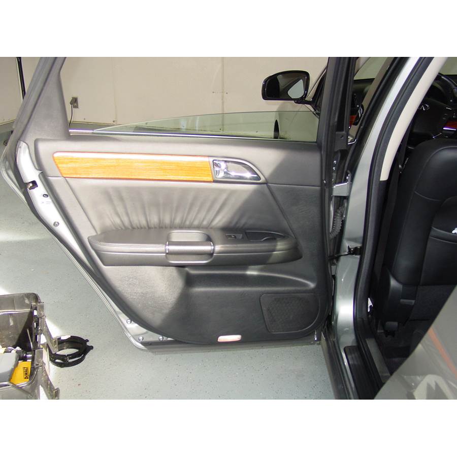 2006 Infiniti M45 Rear door speaker location