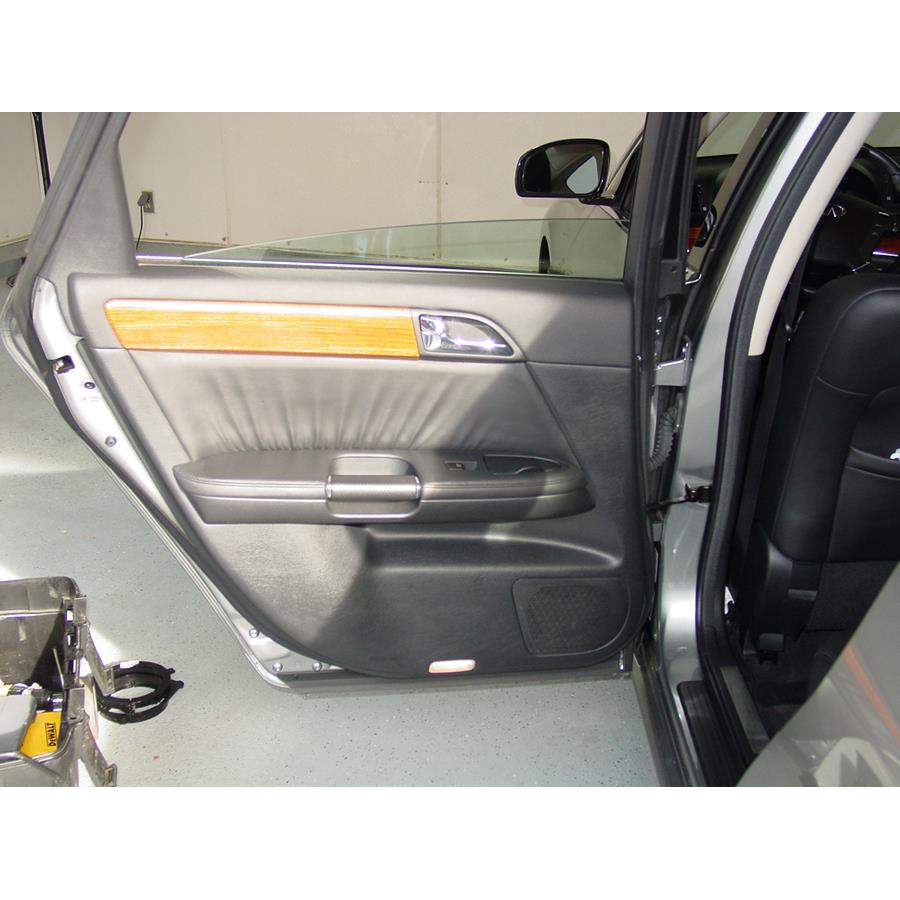 2007 Infiniti M35 Rear door speaker location
