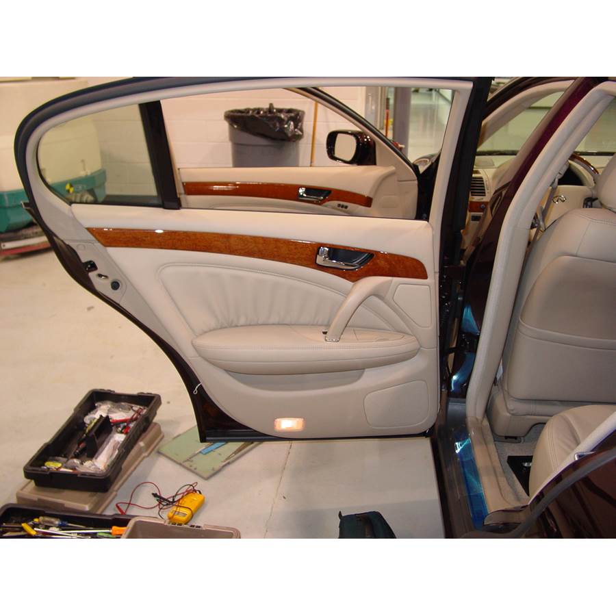 2004 Infiniti Q45 Rear door speaker location