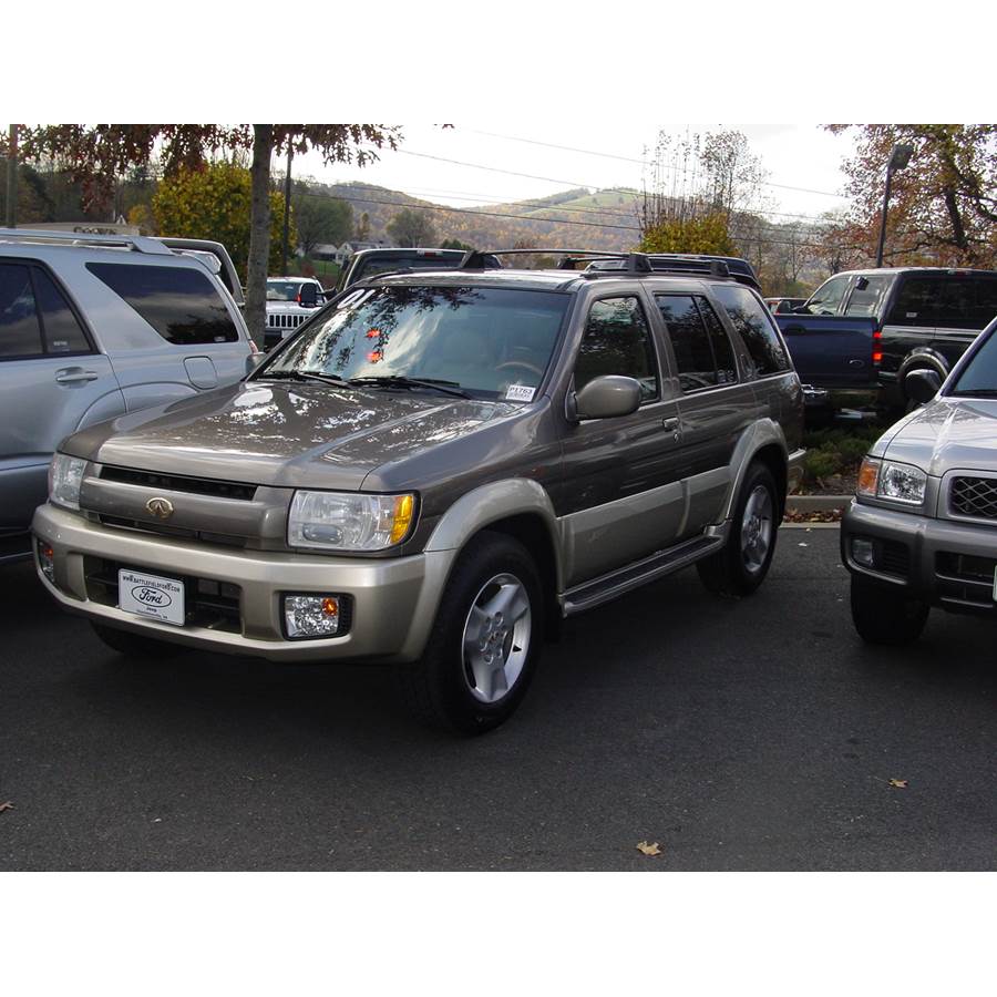2001 Infiniti QX4 Exterior