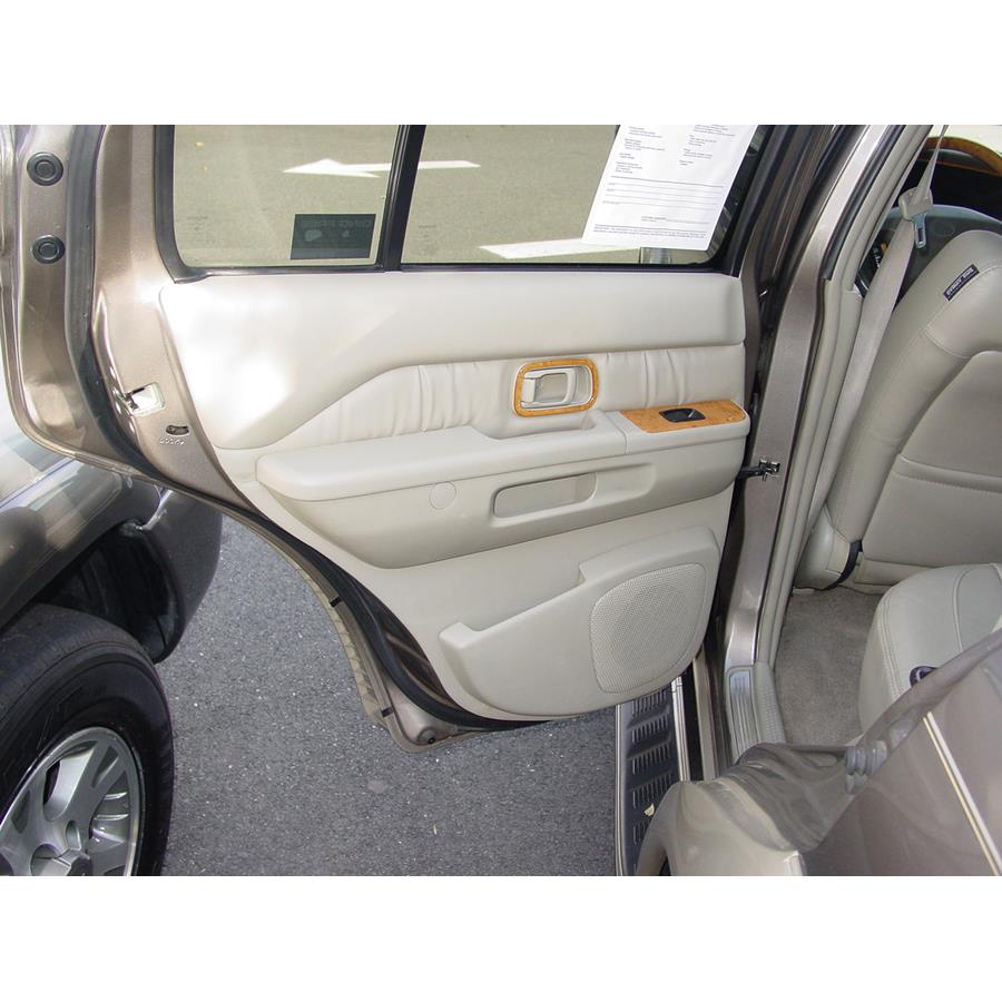 2003 Infiniti QX4 Rear door speaker location