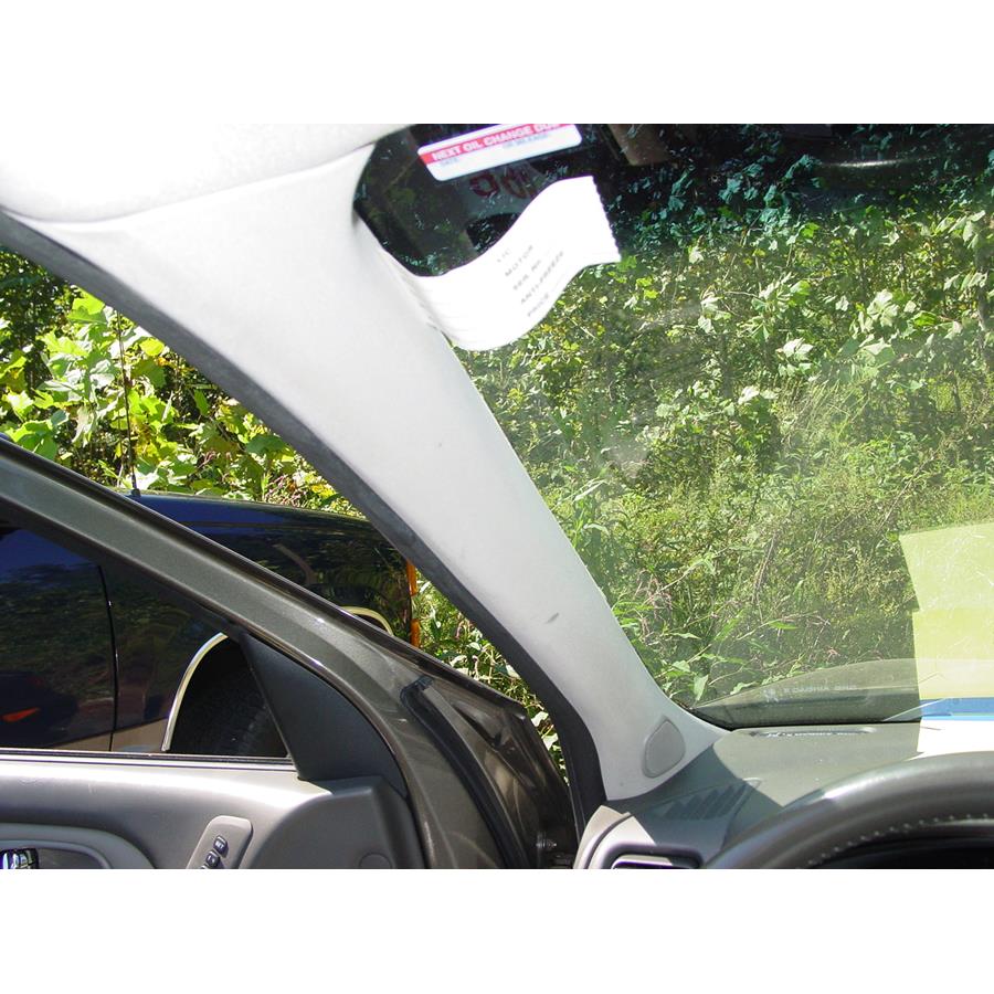 2001 Infiniti I30 Front pillar speaker location