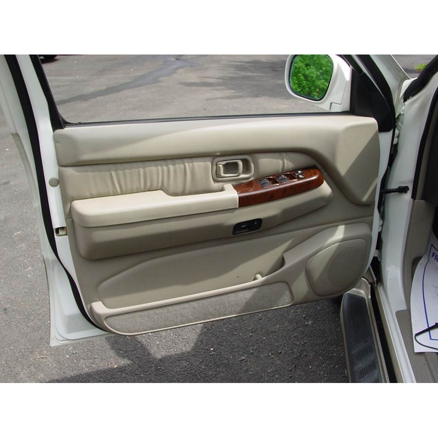 1999 Infiniti QX4 Front door speaker location