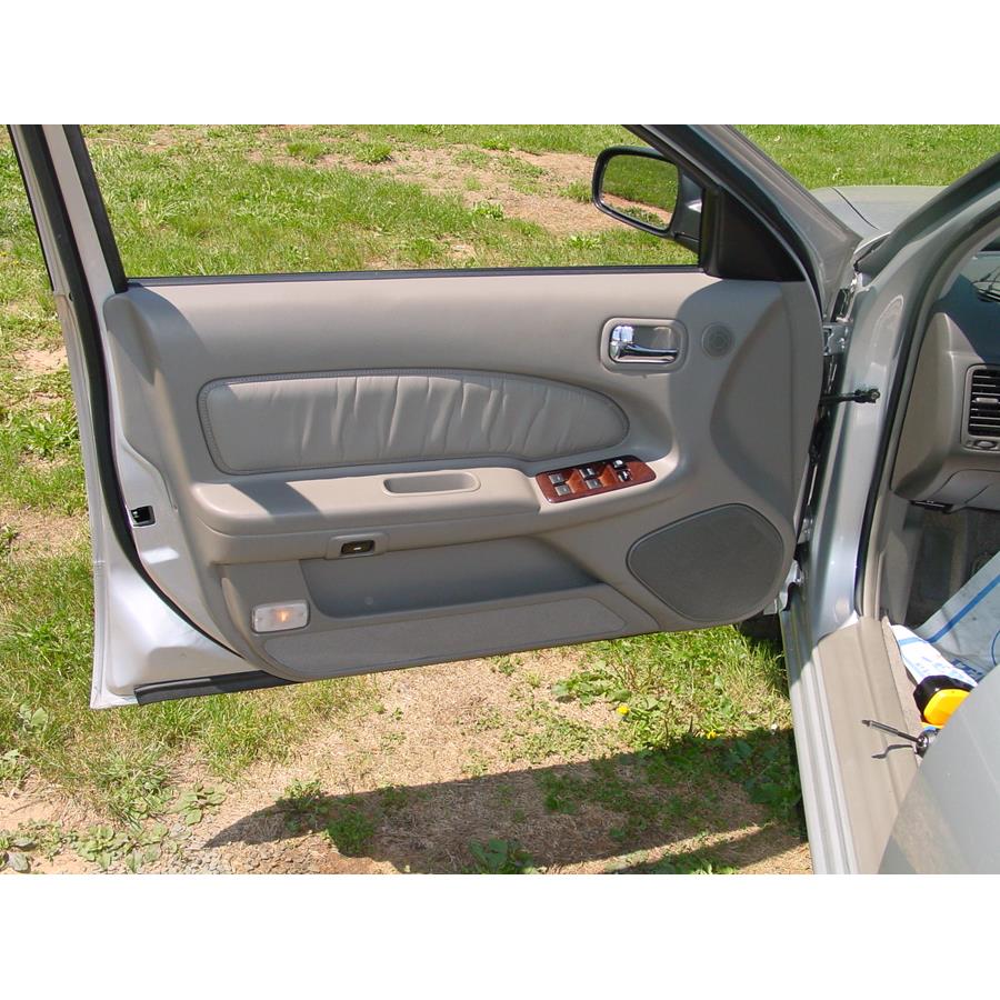 1999 Infiniti I30 Front door speaker location