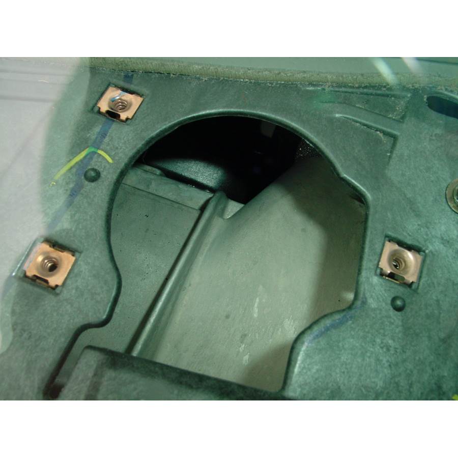 2003 Oldsmobile Bravada Dash speaker removed