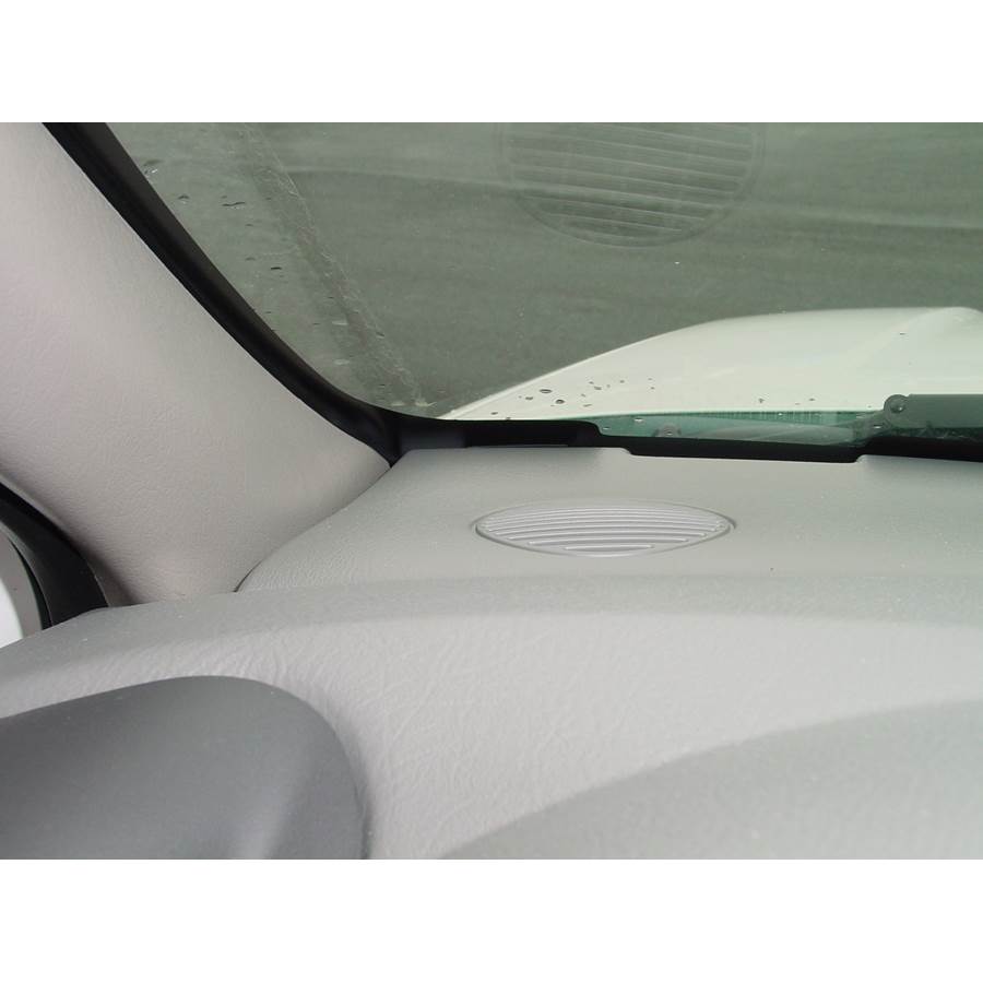 2003 Oldsmobile Bravada Dash speaker location