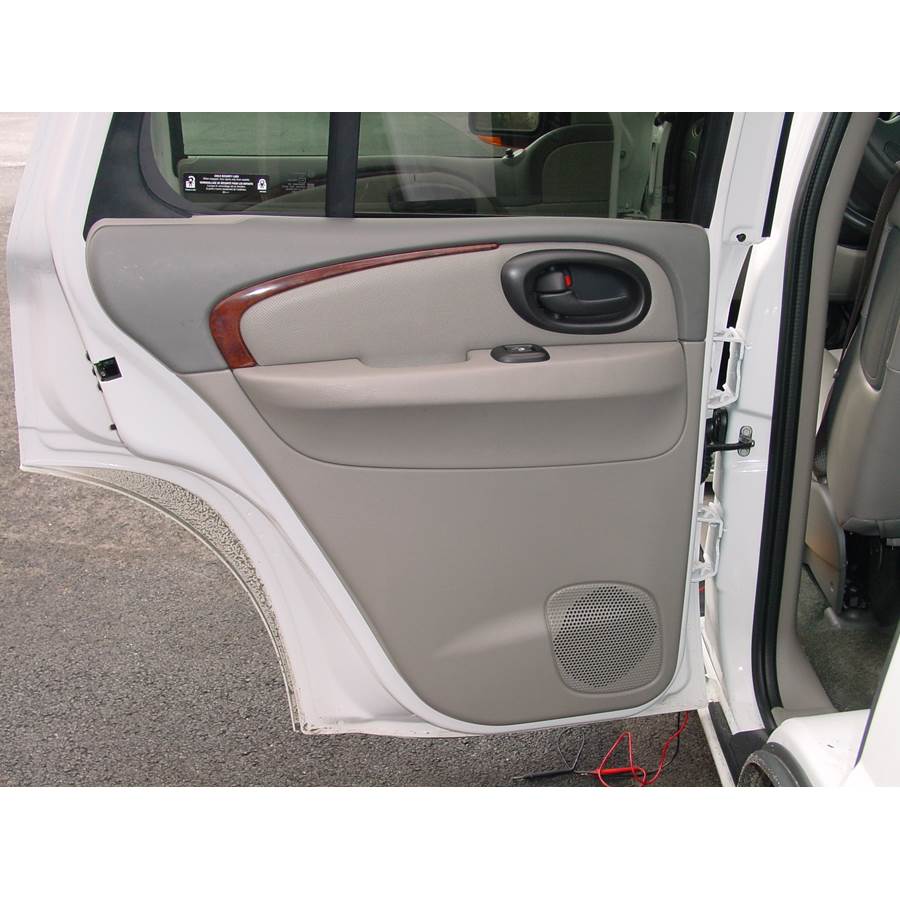 2002 Oldsmobile Bravada Rear door speaker location