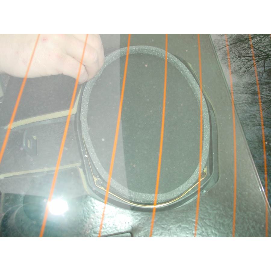 2003 Oldsmobile Aurora Rear deck speaker