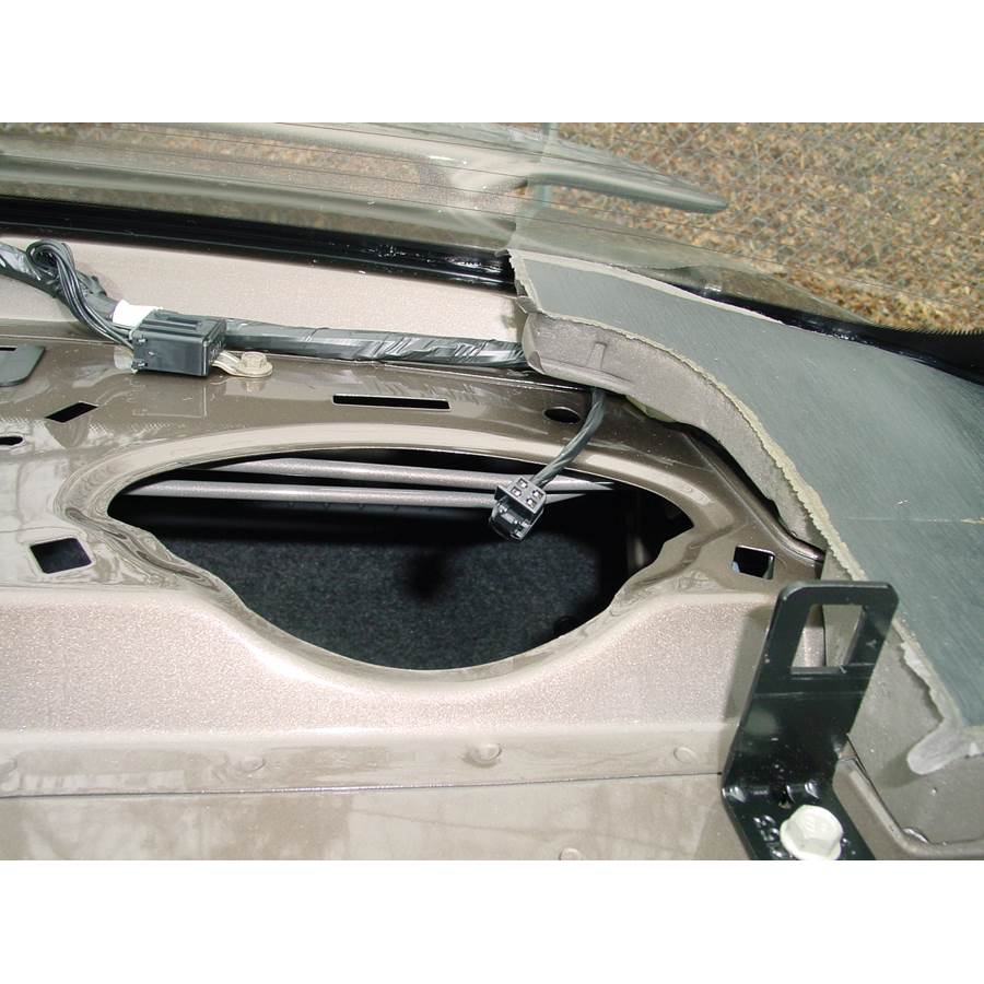 2002 Oldsmobile Alero Rear deck speaker removed